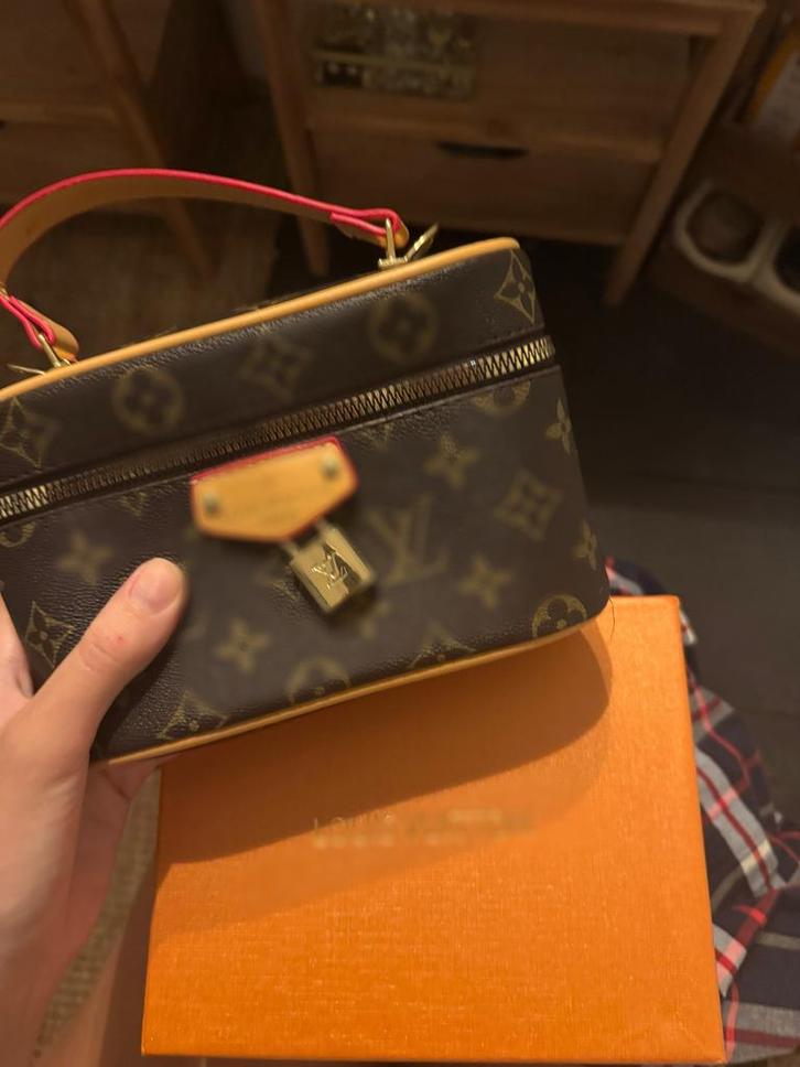 L V /Handtas, Sieraden, Tassen en Uiterlijk, Tassen | Damestassen, Zo goed als nieuw, Handtas, Bruin, Ophalen of Verzenden