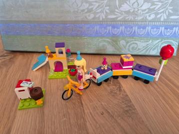 Lego Friends Feesttrein van Stephanie beschikbaar voor biedingen
