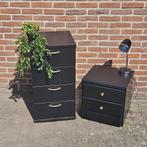 2 mooie zwarte kastjes met gouden hendels., Ophalen, Zo goed als nieuw, Hout, Minder dan 45 cm