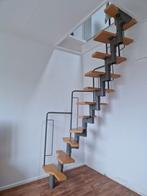 Ruimte besparende trap, Doe-het-zelf en Verbouw, Ladders en Trappen, 2 tot 4 meter, Gebruikt, Ophalen of Verzenden