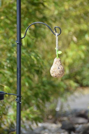 Metalen Vogelvoer standaard 2 meter zwart FB405 beschikbaar voor biedingen