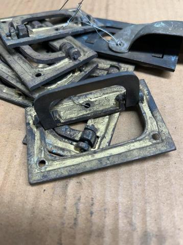 Set laden hengsels, beschikbaar voor biedingen