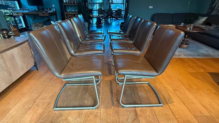 8 leren eetkamerstoelen - €25 p.s., Huis en Inrichting, Stoelen, Gebruikt, Vijf, Zes of meer stoelen, Leer, Bruin, Ophalen