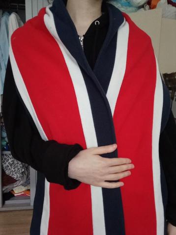 Vintage rood wit blauwe stevige sjaal WSP beschikbaar voor biedingen