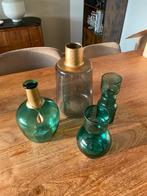 4 groene glazen vazen€15,00, Ophalen of Verzenden, Minder dan 50 cm, Groen, Glas