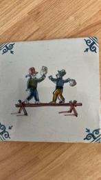 Antieke tegel Makkum. Tichelaar Spelende kinderen, Ophalen of Verzenden