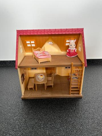 Sylvanian families huis met auto en meubilair  beschikbaar voor biedingen