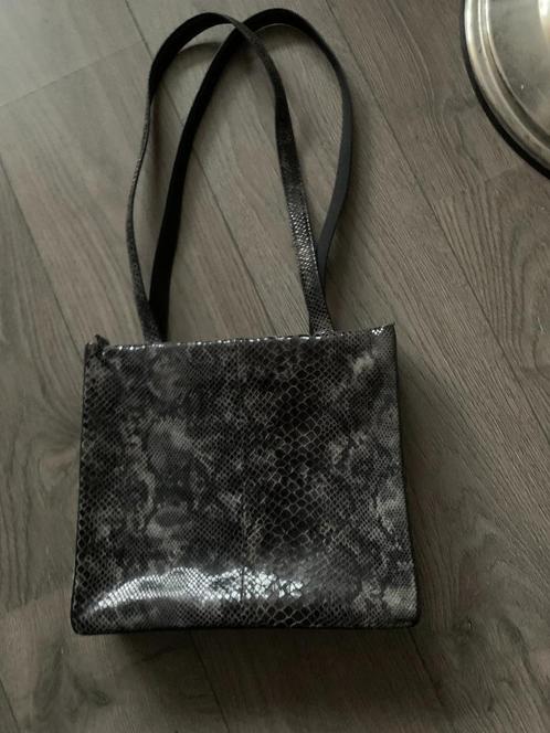 Snake print dames handtas/schouder tas(nr.22 D4), Sieraden, Tassen en Uiterlijk, Tassen | Damestassen, Gebruikt, Handtas, Zwart