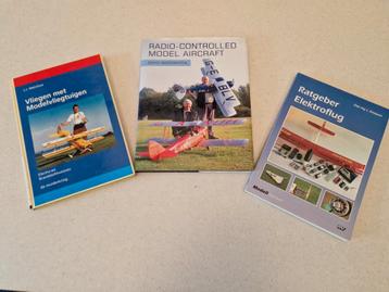 3 boeken over modelbouw ect beschikbaar voor biedingen