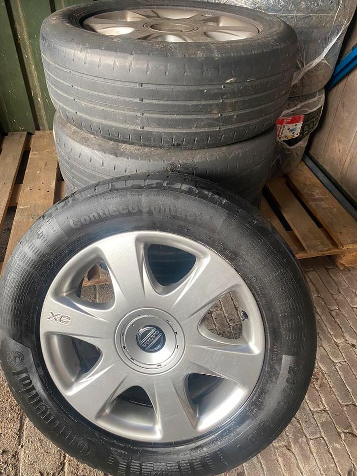 Veel Velgen en Banden / Bmw / Audi / Volvo, Auto-onderdelen, Banden en Velgen, Band(en), Zomerbanden, 17 inch, 225 mm, Ophalen
