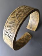 Afrikaanse armband koper brons Ethiopië d= 7,5cm buitenwerks, Antiek en Kunst, Ophalen of Verzenden