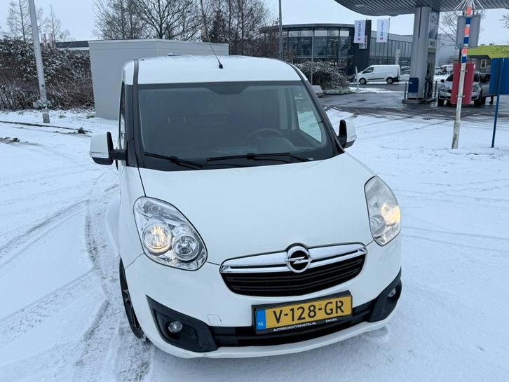 Opel Combo 1.6 D 66KW 2017, Auto's, Bestelauto's, Particulier, Airbags, Bluetooth, Centrale vergrendeling, Climate control, Lichtmetalen velgen