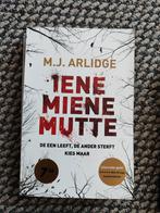 Iene Miene Mutte - M.J. Arlidge, Ophalen of Verzenden, Zo goed als nieuw, M.J. Arlidge, Nederland