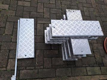 9 stuks aluminium treden voor trap beschikbaar voor biedingen