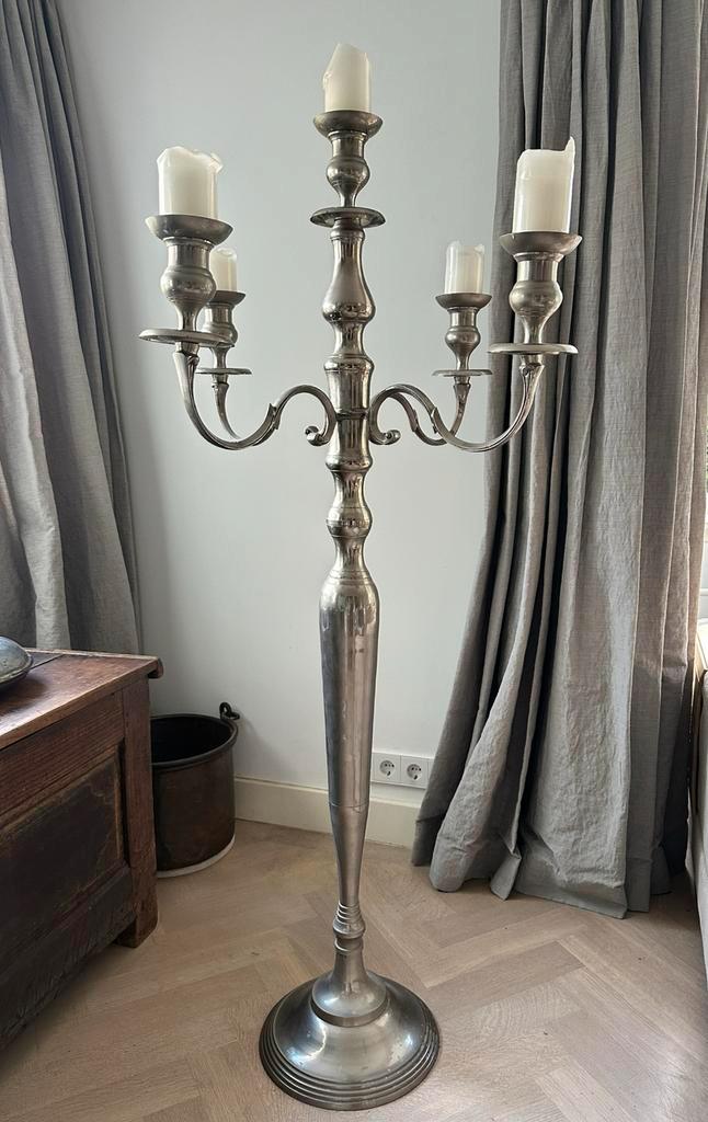 Zilverkleurige Kandelaar - 150cm hoog, Huis en Inrichting, Woonaccessoires | Kandelaars en Kaarsen, Gebruikt, Kandelaar, 75 cm of meer