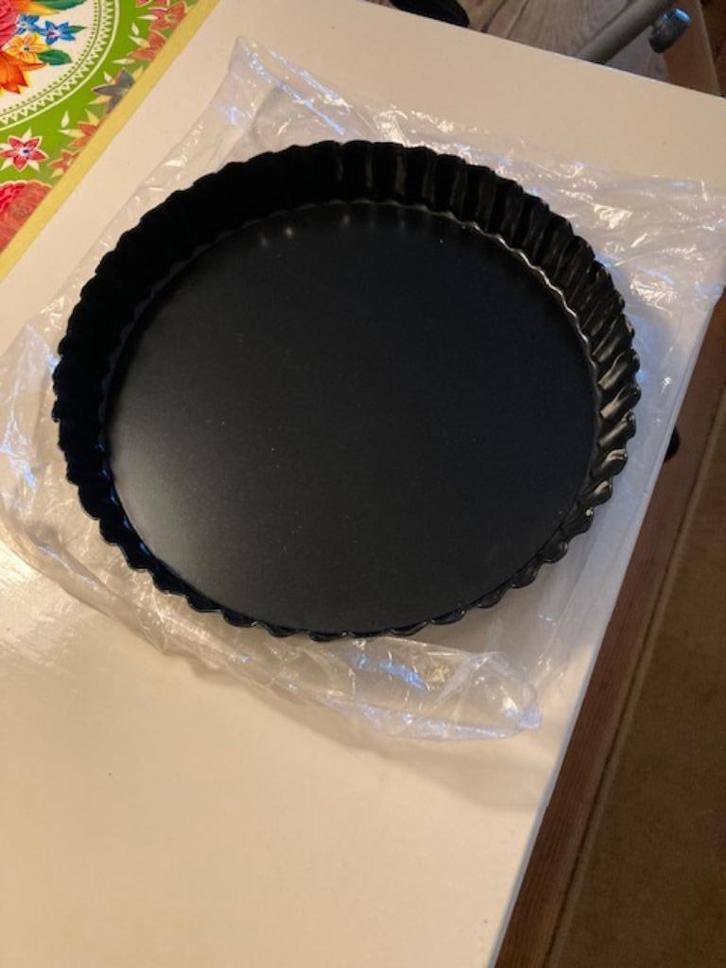 Nooit gebruikte bakvorm, diameter binnenmaat 24 cm, Hobby en Vrije tijd, Taarten en Cupcakes maken, Zo goed als nieuw, Bakvorm