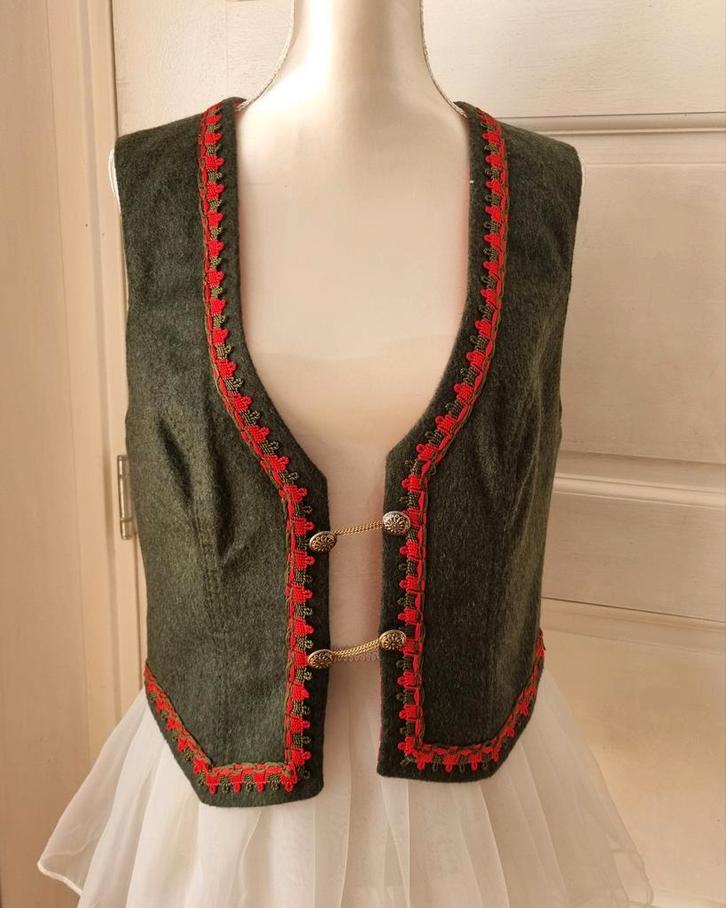 Groen wollen vest met rode details oktoberfeest trachten 42, Antiek en Kunst, Antiek | Kleding en Accessoires, Dames, Ophalen of Verzenden