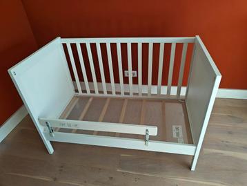 Ikea Sundvik Meegroei Ledikant /babybed /peuterbed inclusief beschikbaar voor biedingen