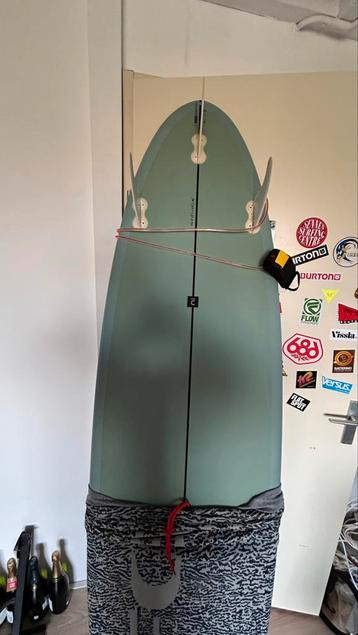 Olaian Surfboard 7’x21” 1/2x2” 3/4 met vinnen, leash en hoes beschikbaar voor biedingen