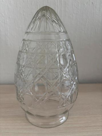 Antieke geslepen glazen “ananas” lampenkap.  beschikbaar voor biedingen