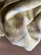 Wollenndikke warme deken ., Huis en Inrichting, Woonaccessoires | Plaids en Woondekens, Ophalen of Verzenden, Zo goed als nieuw