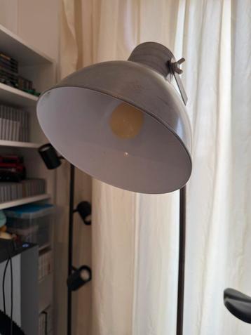 Lamp , 170cm hoog beschikbaar voor biedingen