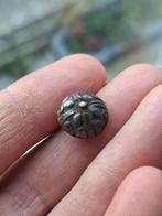 Bodemvondst zilveren knoop 18e eeuw, Antiek en Kunst, Ophalen of Verzenden