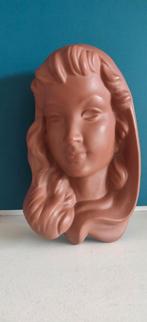 Vintage terracotta Gmunder Keramiek vrouwen buste wand beeld, Antiek en Kunst, Ophalen of Verzenden