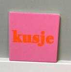 Roze Tegeltje 'Kusje' 10x10, Antiek en Kunst, Ophalen of Verzenden