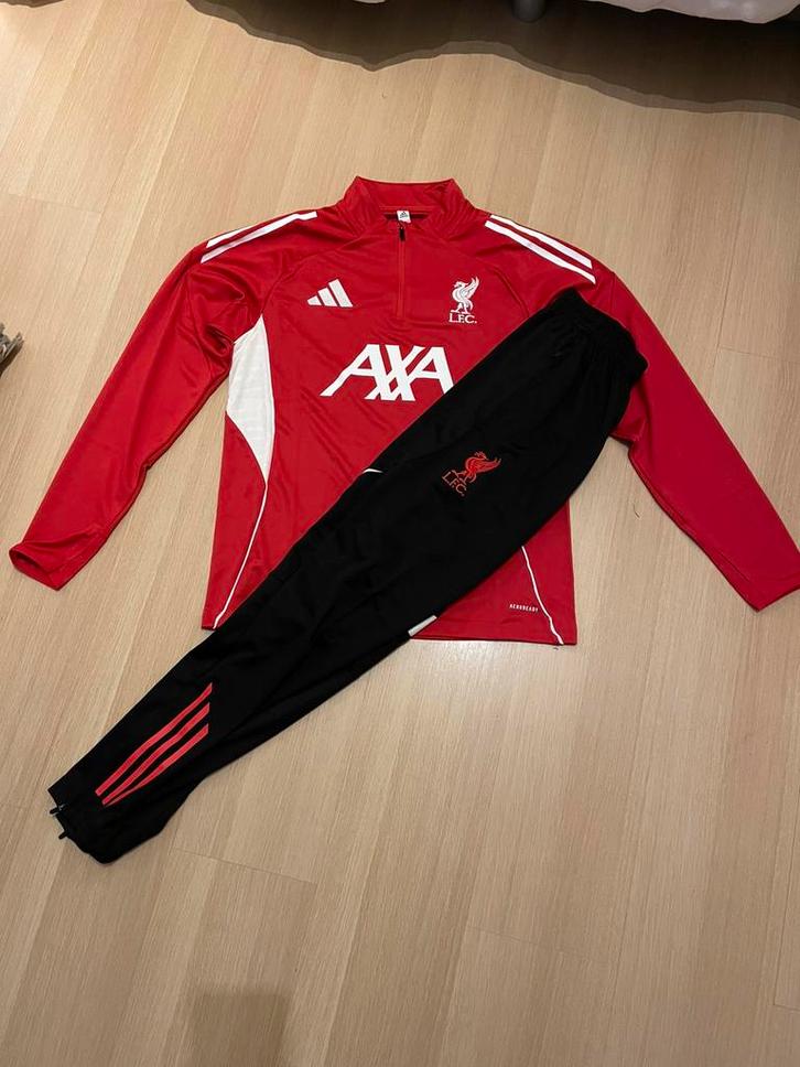 Liverpool Trainingspak 2025 - 2026 Maat M, Sport en Fitness, Voetbal, Nieuw, Trainingspak, Maat M, Ophalen of Verzenden