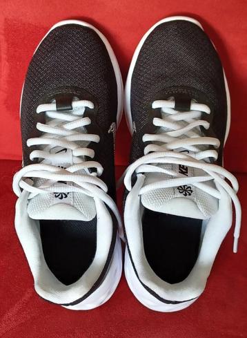 Nike schoenen beschikbaar voor biedingen