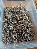 Ruim 500 stalen ringen, Ophalen of Verzenden, Nieuw, Zilver, Overige materialen