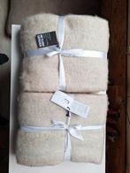 2 Nieuwe Plaids Return to Sender, Huis en Inrichting, Woonaccessoires | Plaids en Woondekens, Ophalen of Verzenden, Nieuw