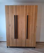 Swiss Sense 3-deurs kledingkast Harmony, Eikenhout, 50 tot 75 cm, Zo goed als nieuw, 200 cm of meer