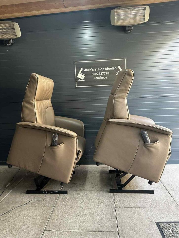 Sta op stoelen merk cair, Huis en Inrichting, Fauteuils, Zo goed als nieuw, Leer, 50 tot 75 cm, Minder dan 75 cm, Ophalen