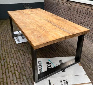 Eettafel mangohout 200x100cm beschikbaar voor biedingen