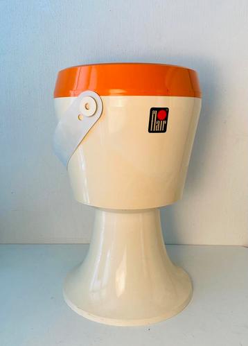 Retro kruk / naaikruk van Flair , jaren 70 beschikbaar voor biedingen