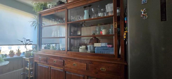 Mooie houten kast met schuifdeuren en veel ruimte., Antiek en Kunst, Antiek | Meubels | Kasten, Ophalen of Verzenden