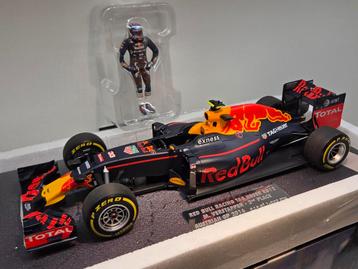 Red Bull Racing RB12 Max Verstappen 2016 - 1:18 Minichamps beschikbaar voor biedingen