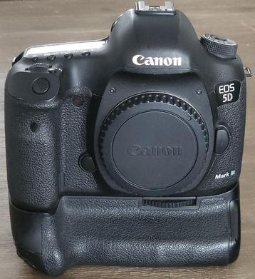 Canon EOS 5D Mark III met Canon Battery Grip (78.531 clicks) beschikbaar voor biedingen