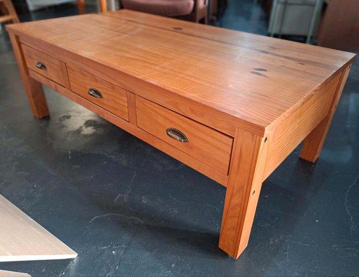 Houten salontafel met lades, Huis en Inrichting, Tafels | Salontafels, Minder dan 50 cm, 50 tot 100 cm, 100 tot 150 cm, Rechthoekig