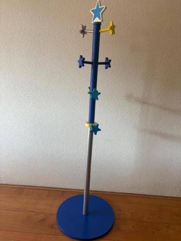 Leuke sterrenkapstok voor kinderkamer beschikbaar voor biedingen