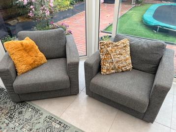 Gratis. Twee comfortabele fauteuils beschikbaar voor biedingen