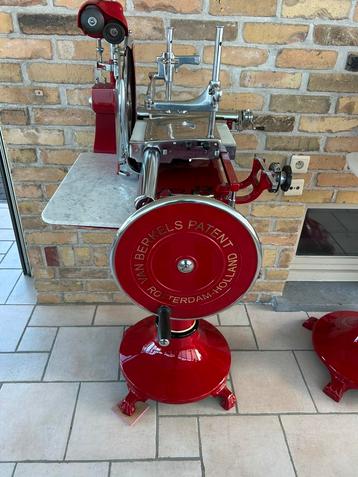 Oude snijmachine berkel model 8 en model 115 origineel beschikbaar voor biedingen