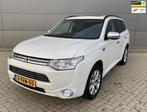 Mitsubishi Outlander 2.0 PHEV Instyle plus, Auto's, Mitsubishi, Zwart, 4 cilinders, Wit, Vierwielaandrijving