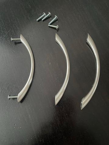 Zilverkleurige Handgrepen (3 stuks)128 mm beschikbaar voor biedingen