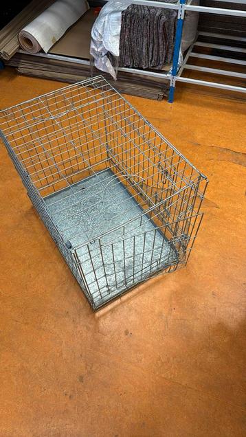 Hondenbench beschikbaar voor biedingen