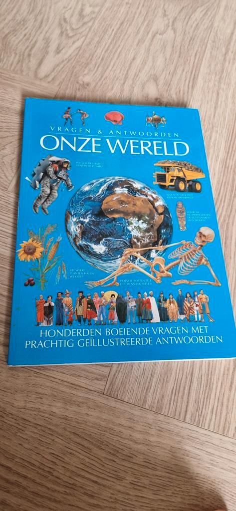 Onze Wereld - Vragen & Antwoorden, Boeken, Encyclopedieën, Gelezen, Los deel, Algemeen, Ophalen of Verzenden