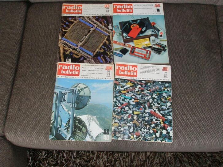 Radio Bulletin ( 4 stuks ), Hobby en Vrije tijd, Elektronica-componenten, Gebruikt, Ophalen of Verzenden