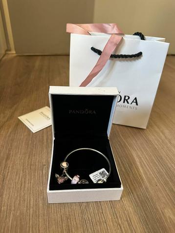 Pandora moments armband beschikbaar voor biedingen